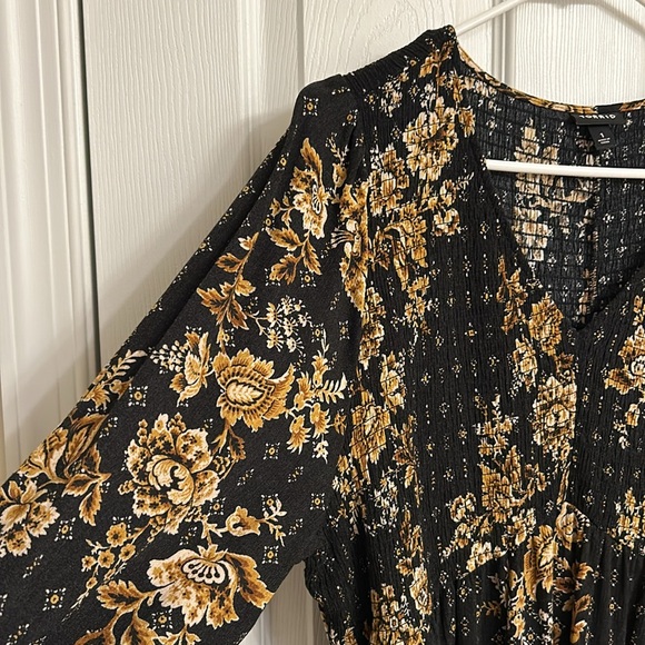 torrid Black Gold Pattern Dress Smocking Gauze Midi Rayon Polyester Size 14-16 - Picture 4 of 9